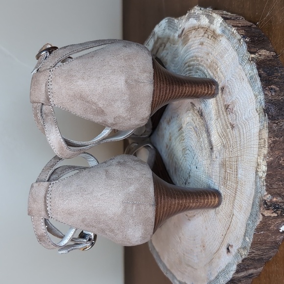 NINE WEST wedge heels with ankle strap- suede nude - Picture 6 of 12